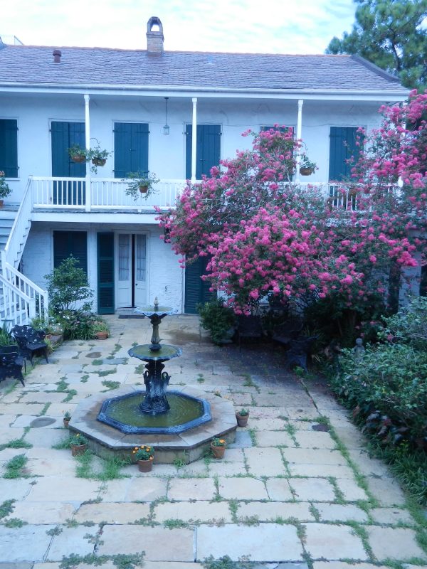 Courtyard of Maison Beauregard